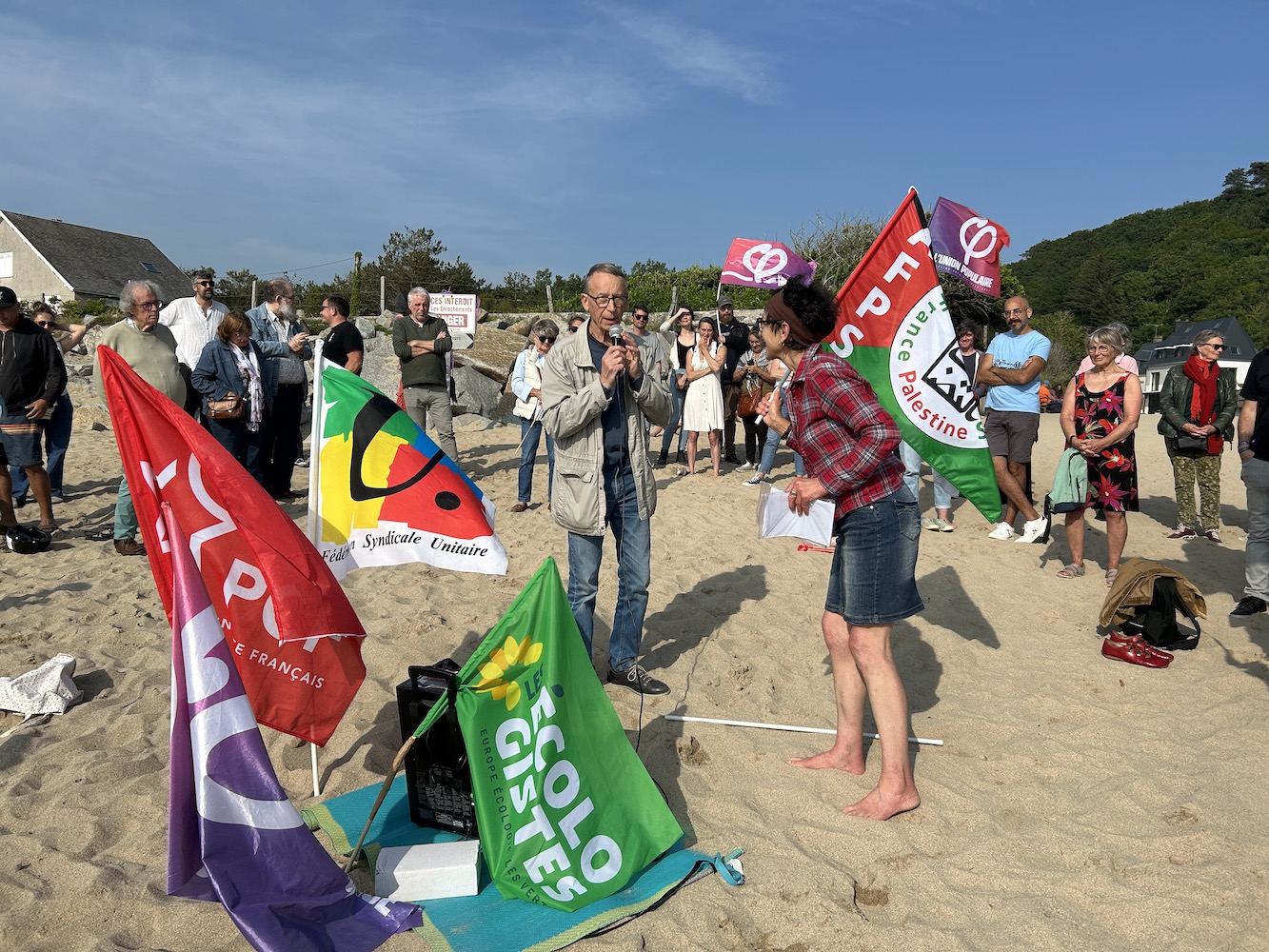 Annonces de l'Association France Palestine Solidarit&eacute; (AFPS) par Bruno Decourchelle de la manifestation le 14 juin &agrave; Paris et par Dominique Perron du cin&eacute;-d&eacute;bat le 16 juin au S&eacute;lect de Granville autour du film From ground z&eacute;ro avec la pr&eacute;sence d'Hussam Hindi, enseignant cin&eacute;ma, directeur du festival du film palestinien de Rennes, fondateur du festival Travelling