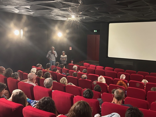 La soir&eacute;e de Manche Nature autour du film Le Vivant qui se d&eacute;fend a r&eacute;uni environ 70 personnes au cin&eacute;ma de Granville jeudi 3 juillet