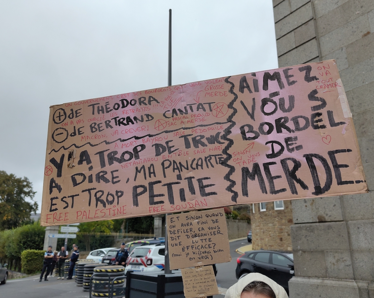 pancarte vue &agrave; Avranches le 18 septembre 2025