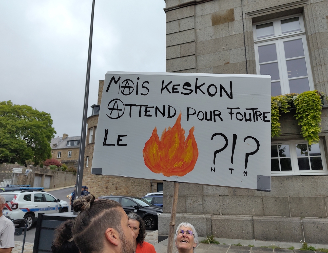 pancarte vue &agrave; Avranches le 18 septembre 2025