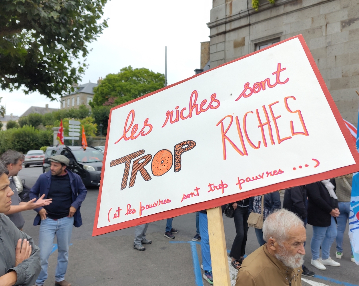 pancarte vue &agrave; Avranches le 18 septembre 2025