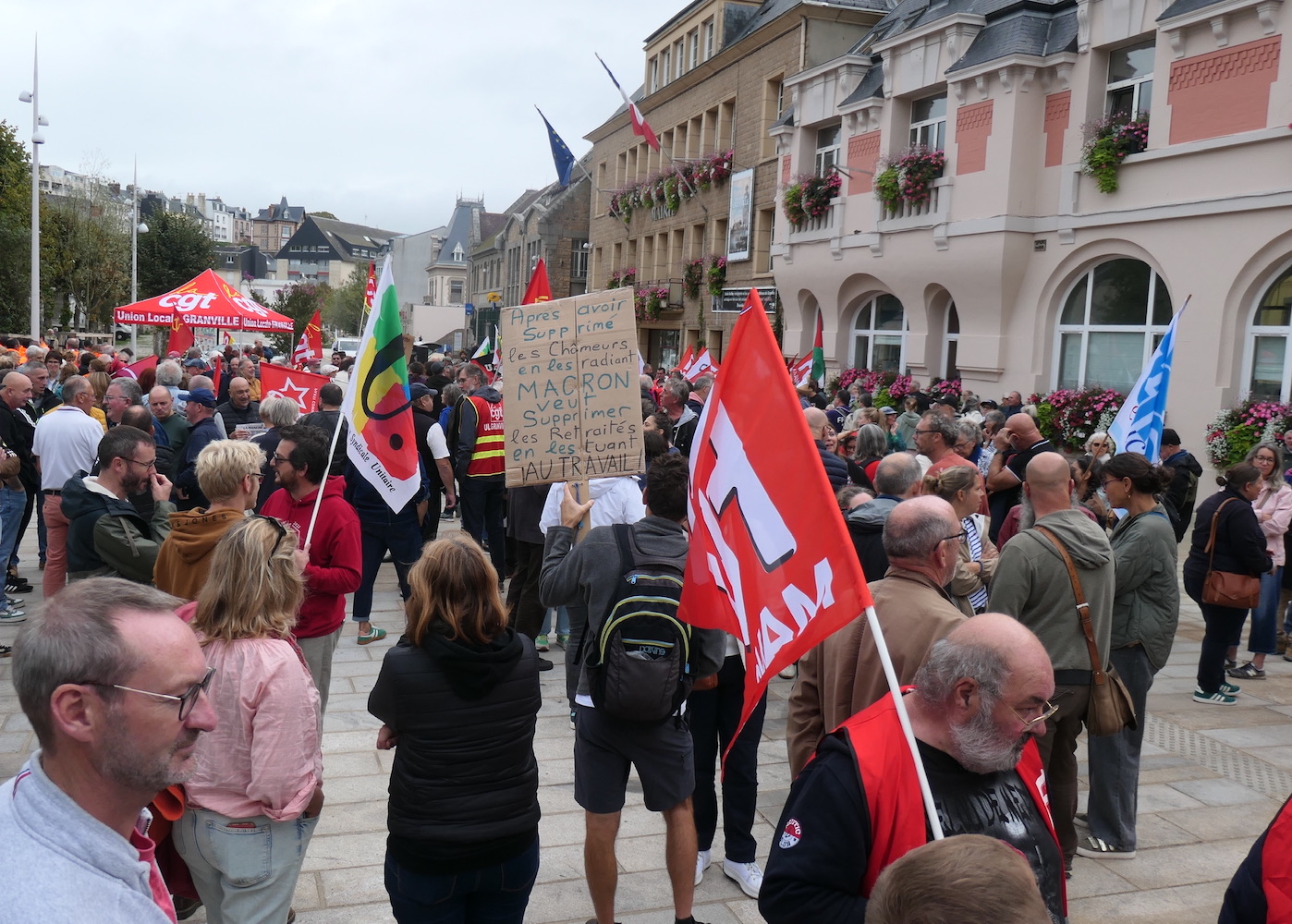 pancarte vue &agrave; Granville le 18 septembre 2025