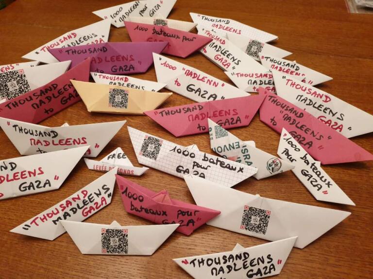 les militants ont tout de même pu tracter leurs flyers-bateaux