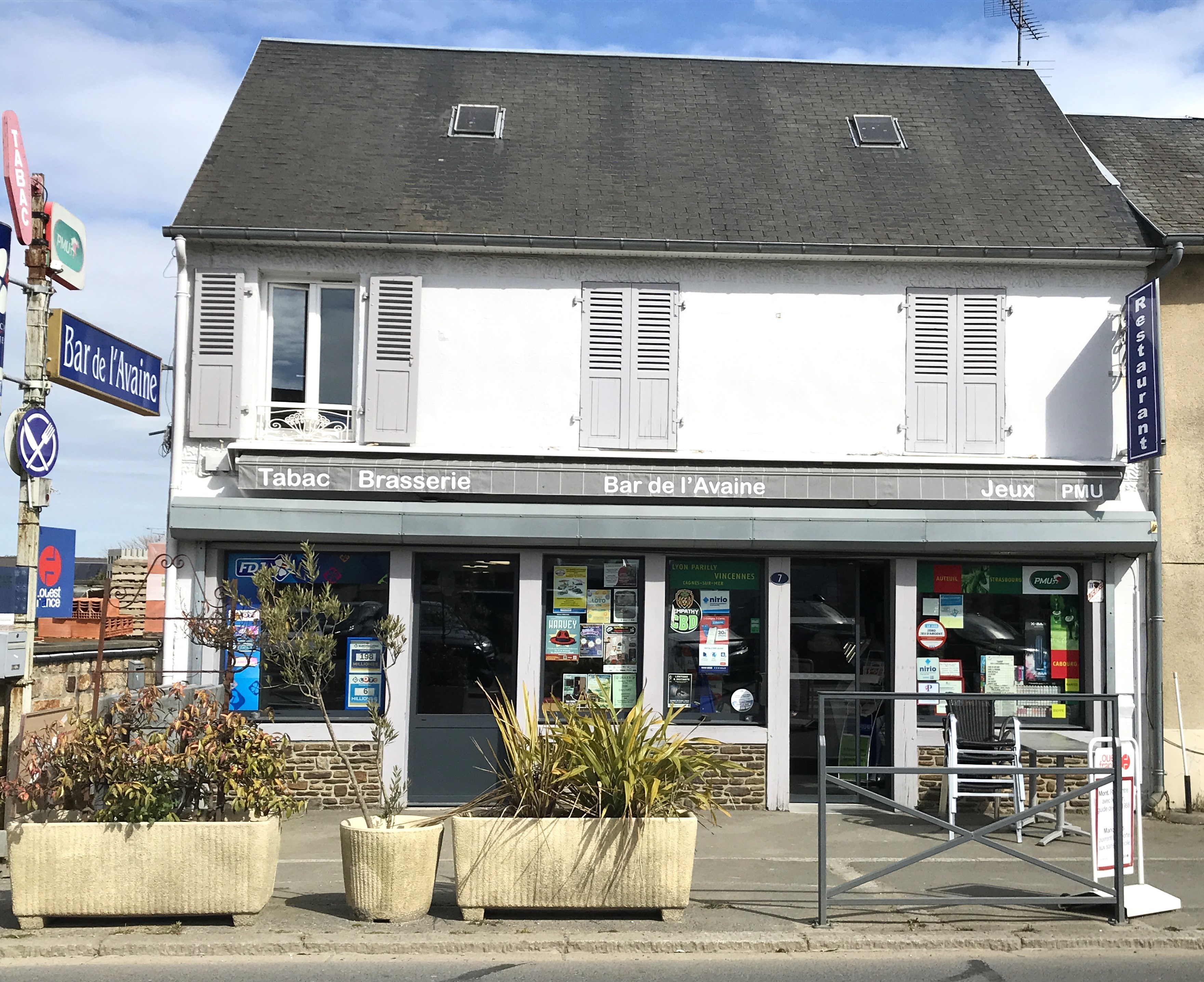 Le bar de l'Avaine &agrave; Isigny-le-Buat