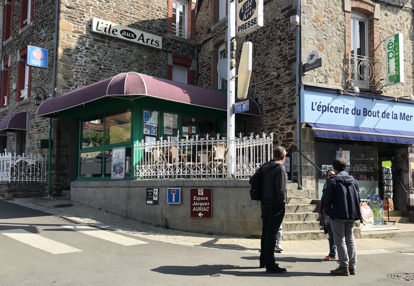 Lors de notre deuxi&egrave;me jour de reportage devant le c&oelig;ur commer&ccedil;ant de Saint-Jean-le-Thomas, le 20 mai 2025